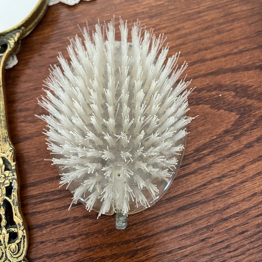 Vintage mirror, brush, comb set - Picture 9 of 16